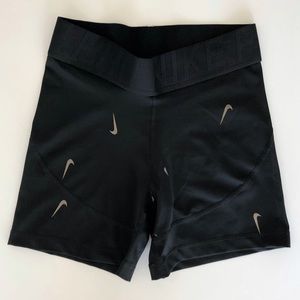 Women’s Nike Pro Mid-Length Shorts - Small